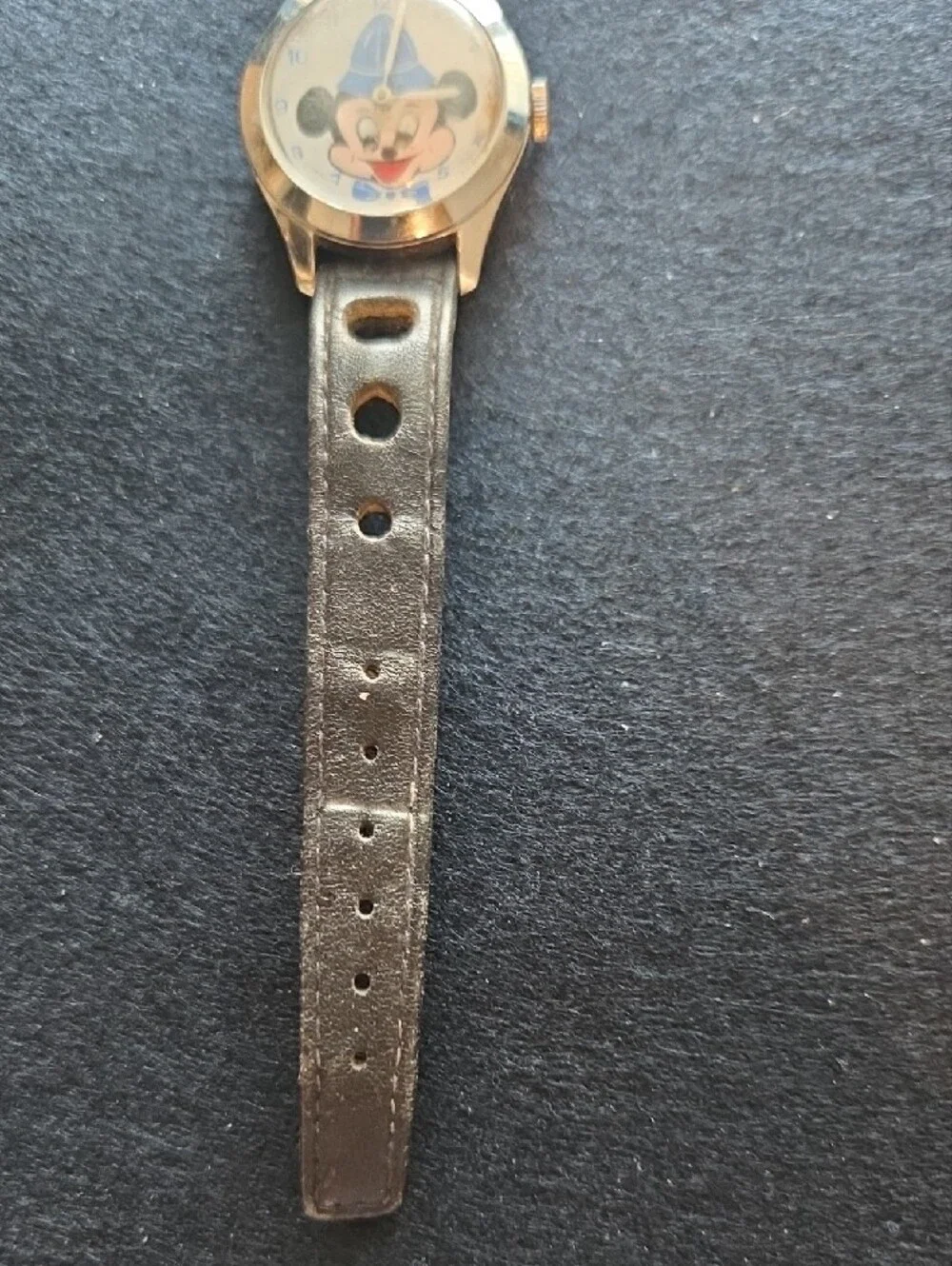 Disney NON WORKING vintage Cartoon Character Men's Black Leather Strap Watch